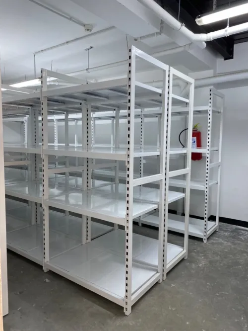 ETAGERE ET RAYONNAGE MÉTALLIQUE 