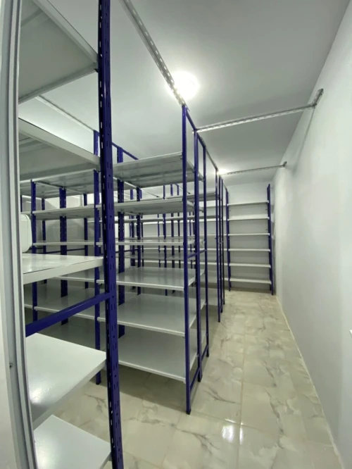 ETAGERE ET RAYONNAGE MÉTALLIQUE 