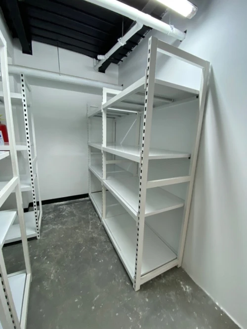 ETAGERE ET RAYONNAGE MÉTALLIQUE 