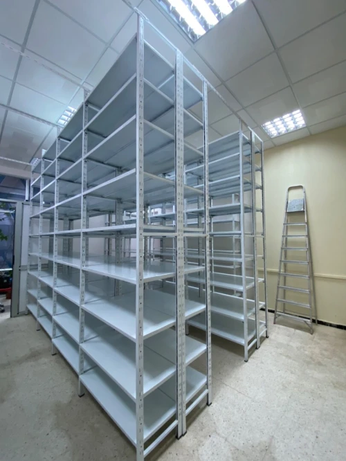 ETAGERE ET RAYONNAGE MÉTALLIQUE 