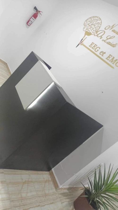 Fabrication Comptoirs de réception moderne sur mesure 