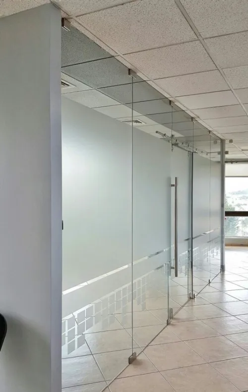 Montage et séparation/ réparation de verre vitrine cabine balcon bureau