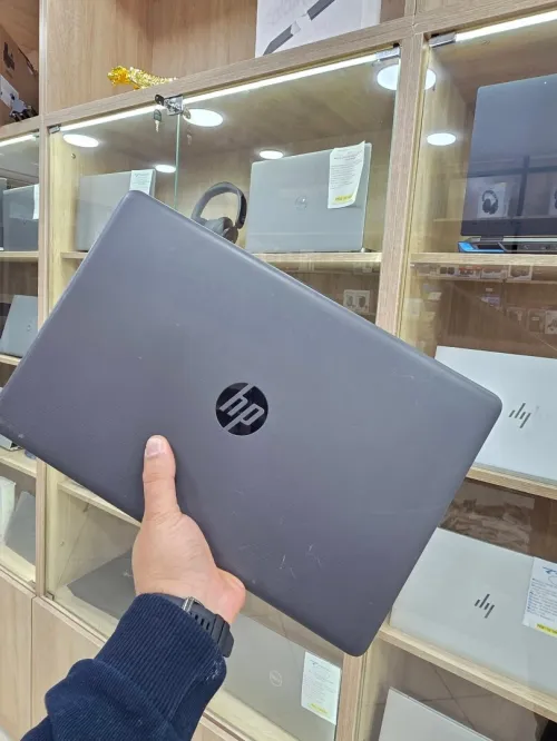 HP 250 G7 15.6  i7 8550U