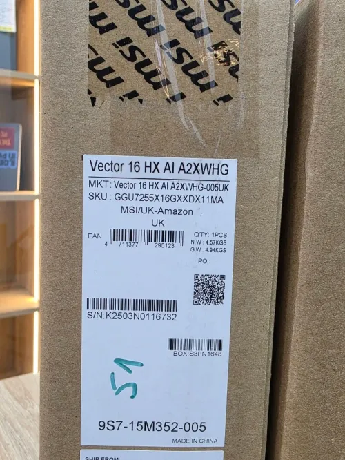 MSI Vector 16 HX AI A2XWHG  Ultra 7 255HX