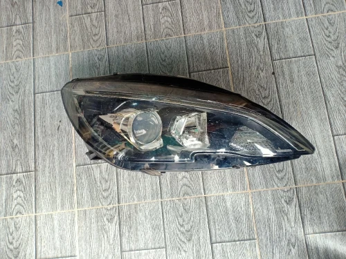Phare Peugeot 308