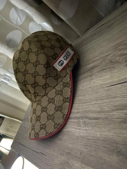 CASQUETTES 