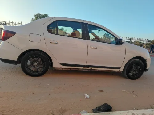 Renault سيمبول 2015 لاتوات