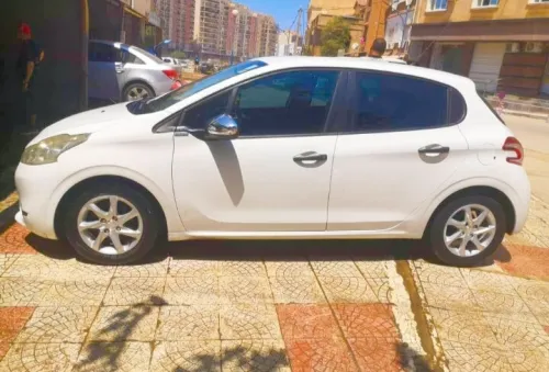 Peugeot 208 2015 Access Facelift