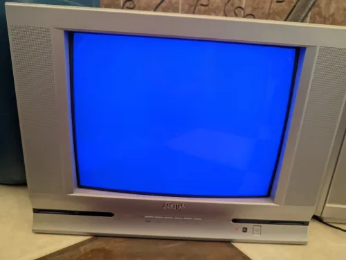 Je mes en Vente 5 télévision chaque un sa marque