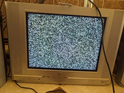 Je mes en Vente 5 télévision chaque un sa marque