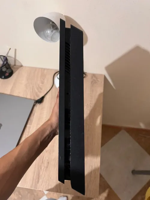 PS4 slim