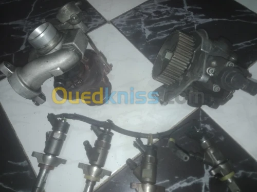 Culasse 1.6 hdi + les injecteurs + 2 turbo + pompe hp