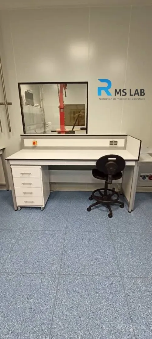 Fabrication de mobilier de laboratoire