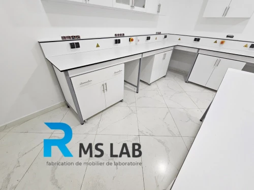 Fabrication de mobilier de laboratoire