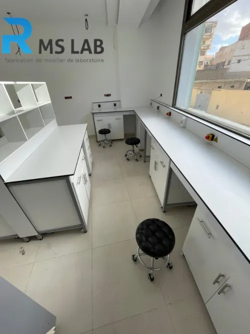 Fabrication de mobilier de laboratoire