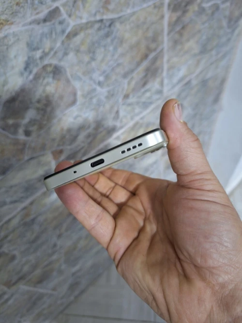 Realmi C75