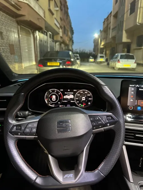 Seat Leon 2024 fR beats la Foll option