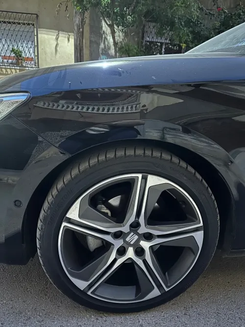 Seat Leon 2024 fR beats la Foll option
