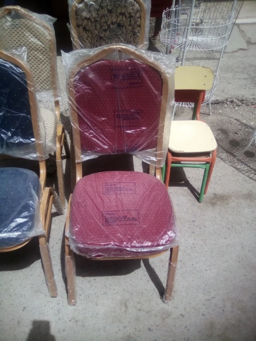 Tables et chaises طاولة طابلة و كراسي 