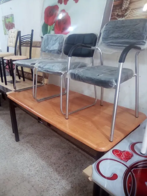 Tables et chaises طاولة طابلة و كراسي 