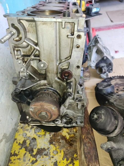Demi moteur Peugeot 1.4 essence 