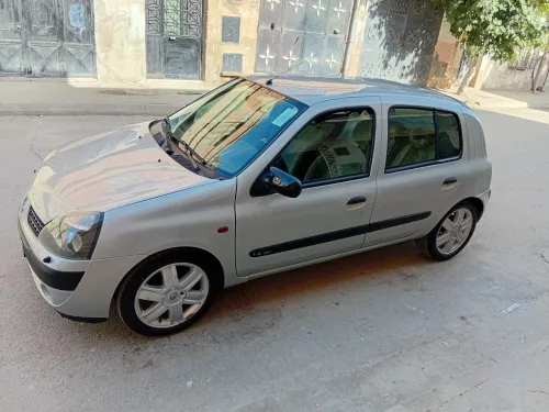 Renault Clio 2 1998 Initial
