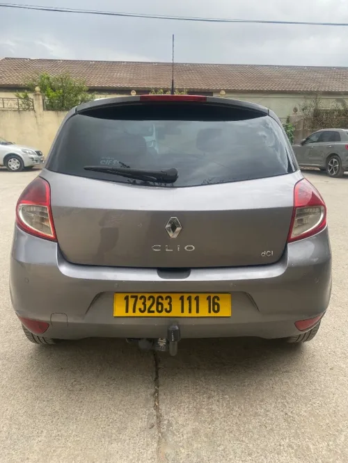 Renault Clio 3 2011 Night and Day