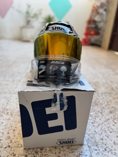 Casque Shoei motegi 4 comme neuf 