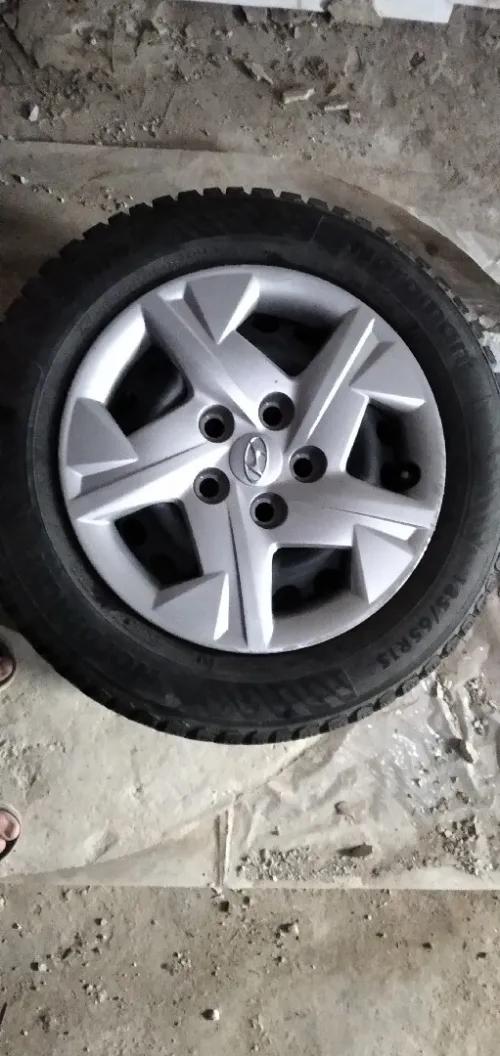 4 Pneus + jante 185/65R15 T92