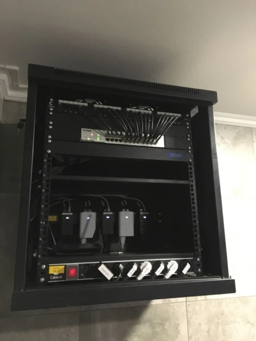 Installation Réseaux Informatiques & Pose et soudure Fibre Optique (Entreprises & Particuliers)