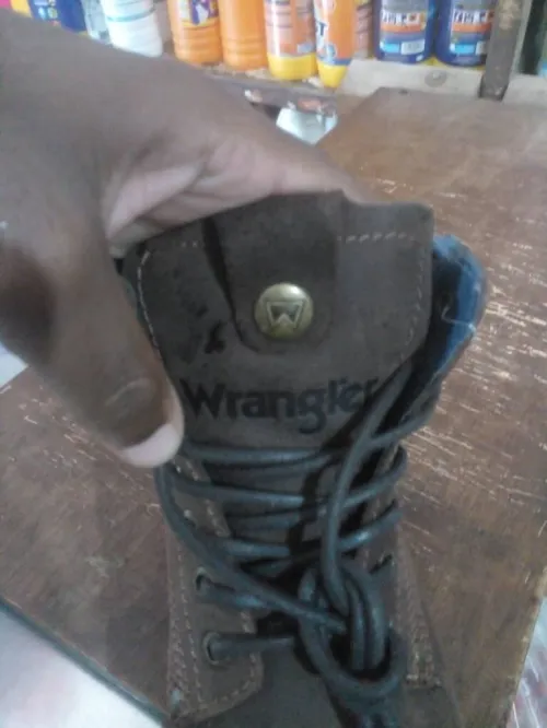 Different bottes