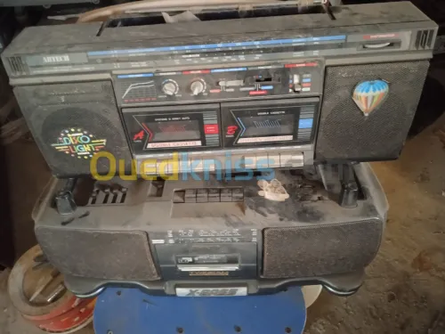 Poste cassette et tourne disque ancien 