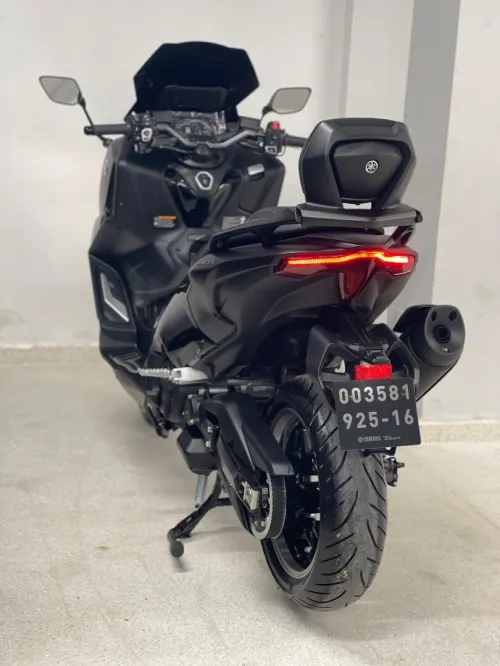 Yamaha Tmax Tech max Dark magma 2025