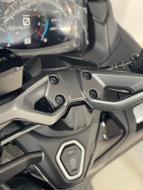 Yamaha Tmax Tech max Dark magma 2025