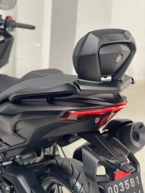 Yamaha Tmax Tech max Dark magma 2025