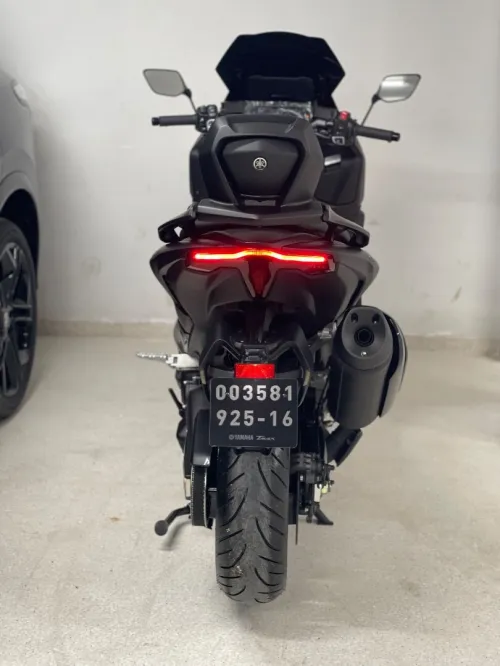 Yamaha Tmax Tech max Dark magma 2025