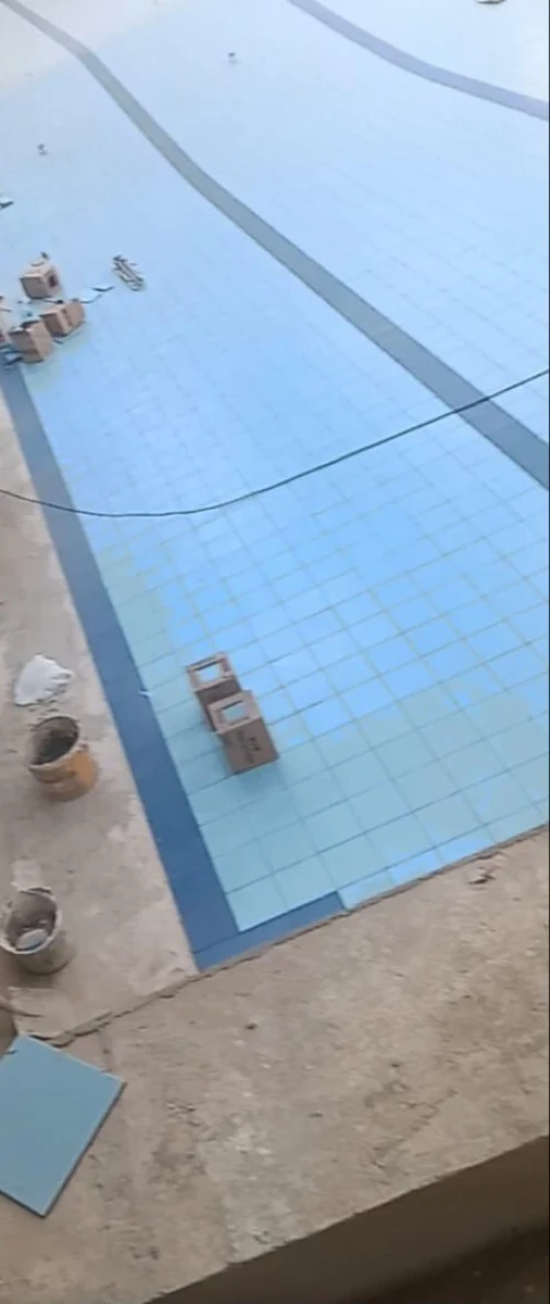 Faïence piscine et mosaïque