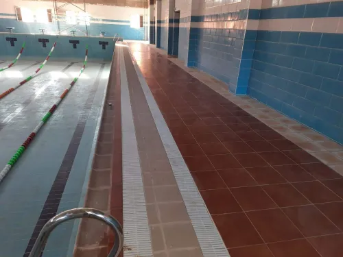 Grès cérame, faïence , terre cuite piscine, mosaïque..