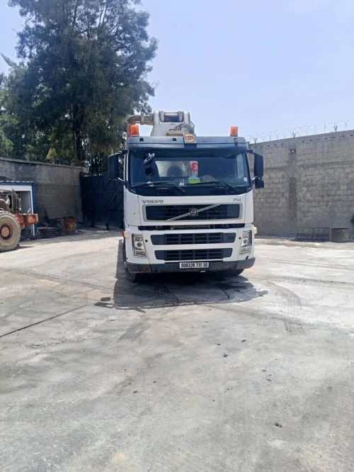 Volvo POMPE A BETON GIREF ZOMLLION 37 ML 2011