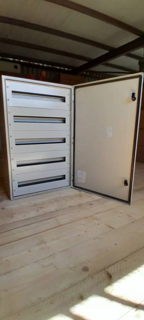 Armoire modulaire plastronée 5x24 modules , dimensions 900x600x250 mm