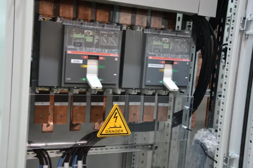 Montage et câblage des Armoires électriques 