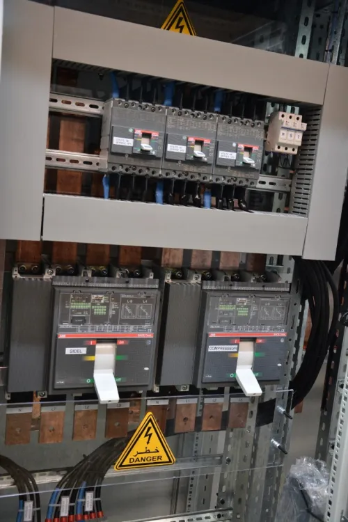 Montage et câblage des Armoires électriques 
