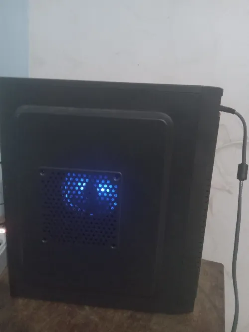 I play on a computer