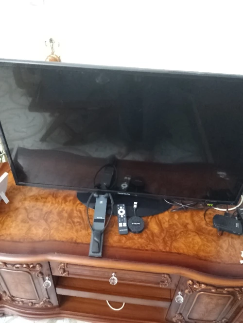 Affaire liquidation Tv box Xiaomi neuf + tv brandt neuf + écouteur stestoscopique son numérique neuf . Prix sacrifié.
