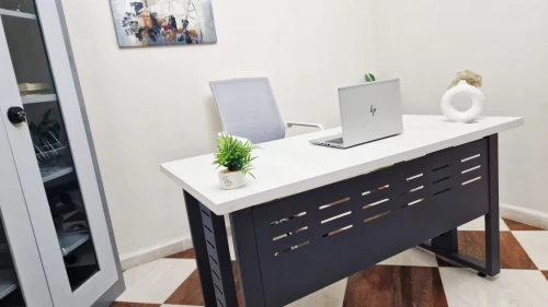 Bureau moderne blanc/gris 140/70 cm robuste et élégant