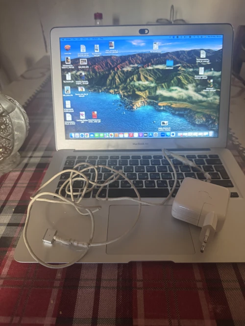 MacBook Air 13-inch 2017
