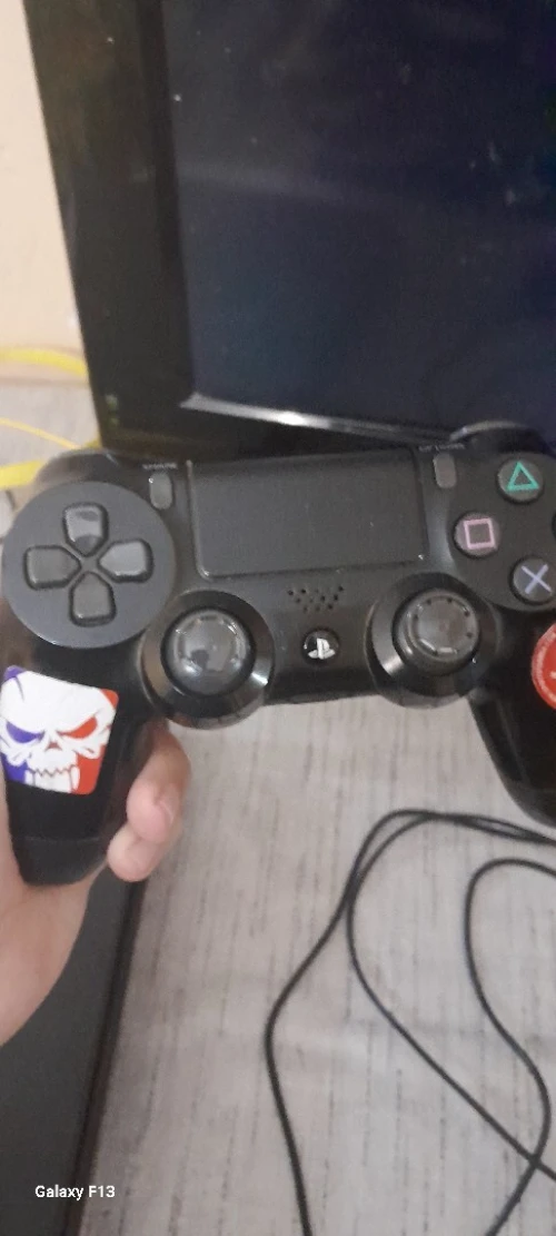 Ps4 slim 512gb avec manette original 320000