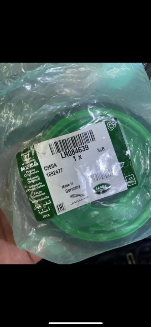 Vend bielle et vilebrequin cousine piston pompe a l'huile joint spi  neuf range velar 
