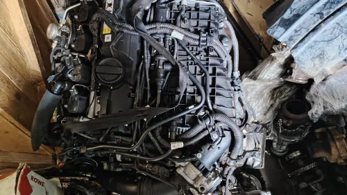 Vend moteur 330i bmw  b48 essence 4 cylindrées turbo 