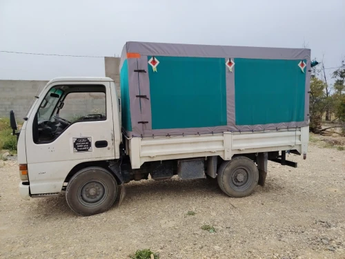 Isuzu NKR 2005